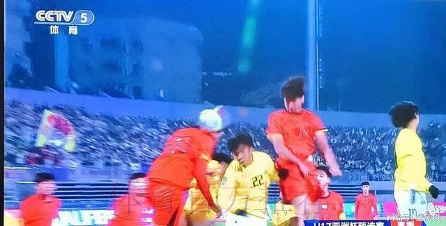 赵松源独进六球 中国队12比0战胜文莱队 赵松源独进六球 中国队12比0战胜文莱队