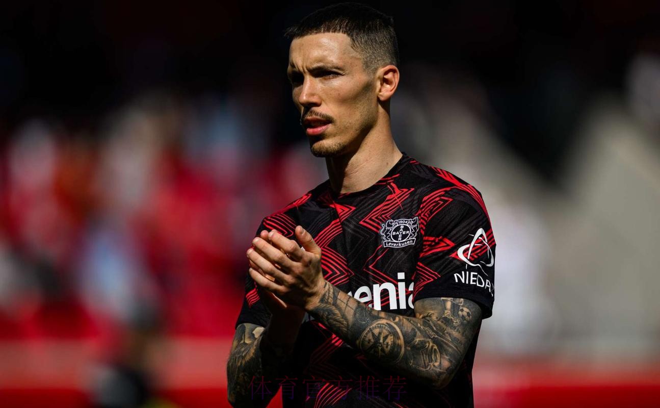 西媒:皇马考虑引进格里马尔多 填补左后卫短板 西媒:皇马考虑引进格里马尔多 填补左后卫短板